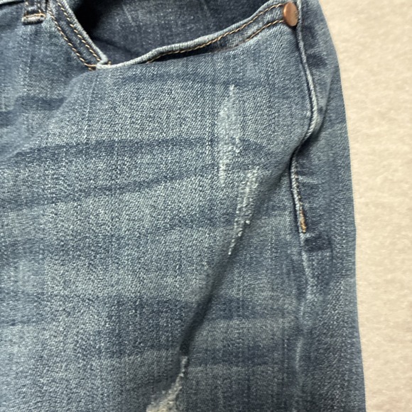 JUDY BLUE Boyfriend Fit Stretch Distressed Medium Wash Denim  Size 13/31 Women's - Picture 4 of 15